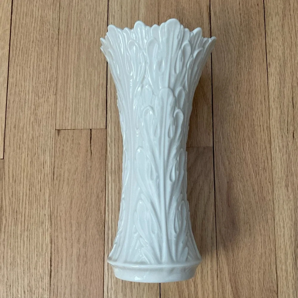 Vintage 80s Lenox Classic Off White Porcelain Woodland Leaf Pattern Vase/Pitcher